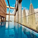 Tropicana Residence Klcc @ Roof Top Swimming Pool