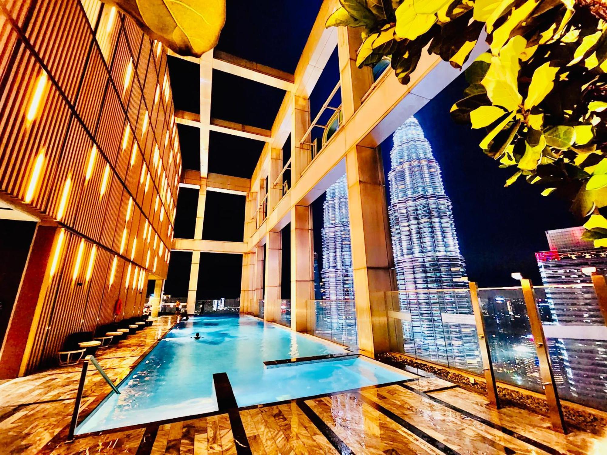 Tropicana Klcc @ Roof Top Swimming Pool Pangsapuri Kuala Lumpur