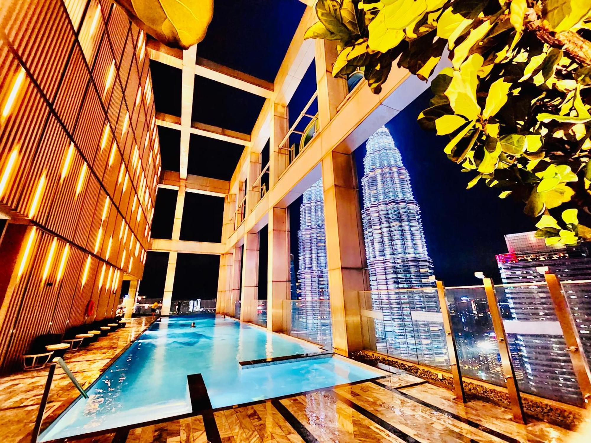 Tropicana Klcc @ Roof Top Swimming Pool * Kuala Lumpur
