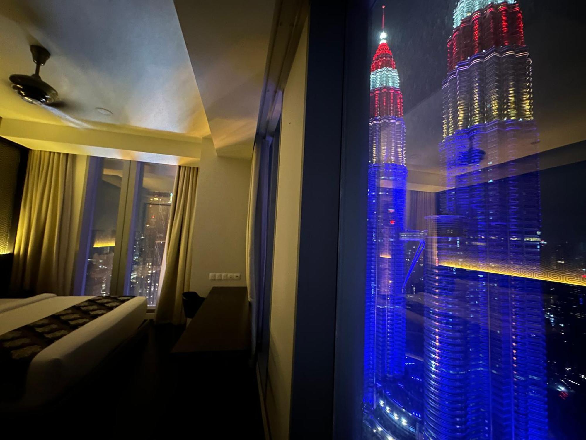Tropicana Klcc @ Roof Top Swimming Pool Kuala Lumpur
