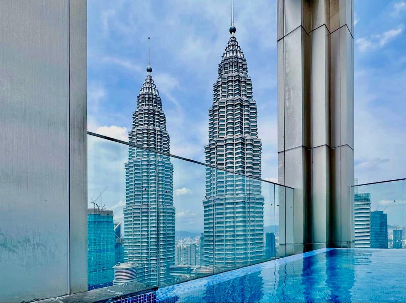 Tropicana Klcc @ Roof Top Swimming Pool